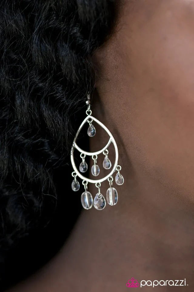 Paparazzi Earring ~ Sparkling Soiree - White