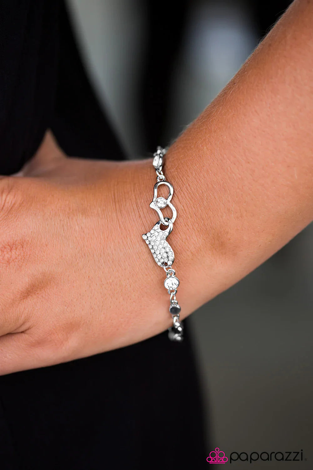 Paparazzi Bracelet ~ Winning Over My Heart - White