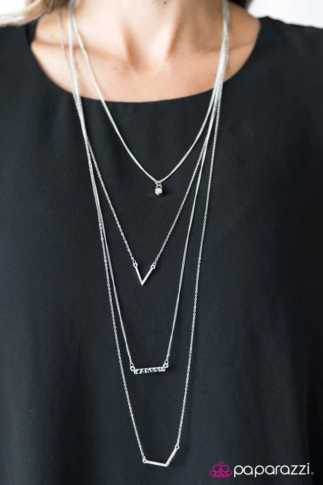 Paparazzi Necklace ~ Freedom To Roam - Silver