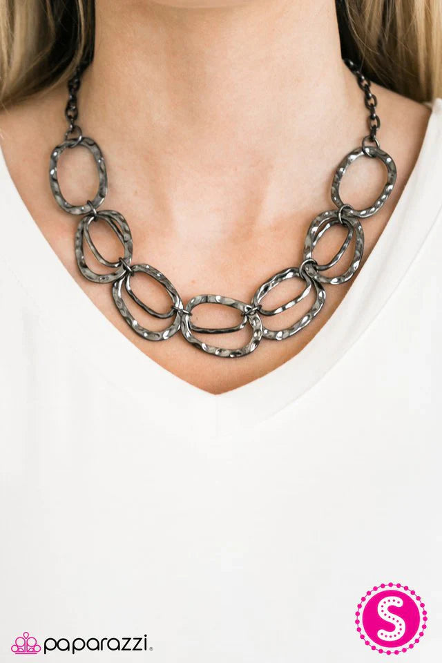 Paparazzi Necklace ~ Cave Of Wonders - Black