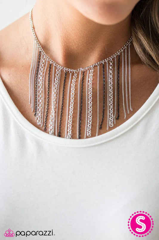 Paparazzi Necklace ~ Dare To Be Different - Black