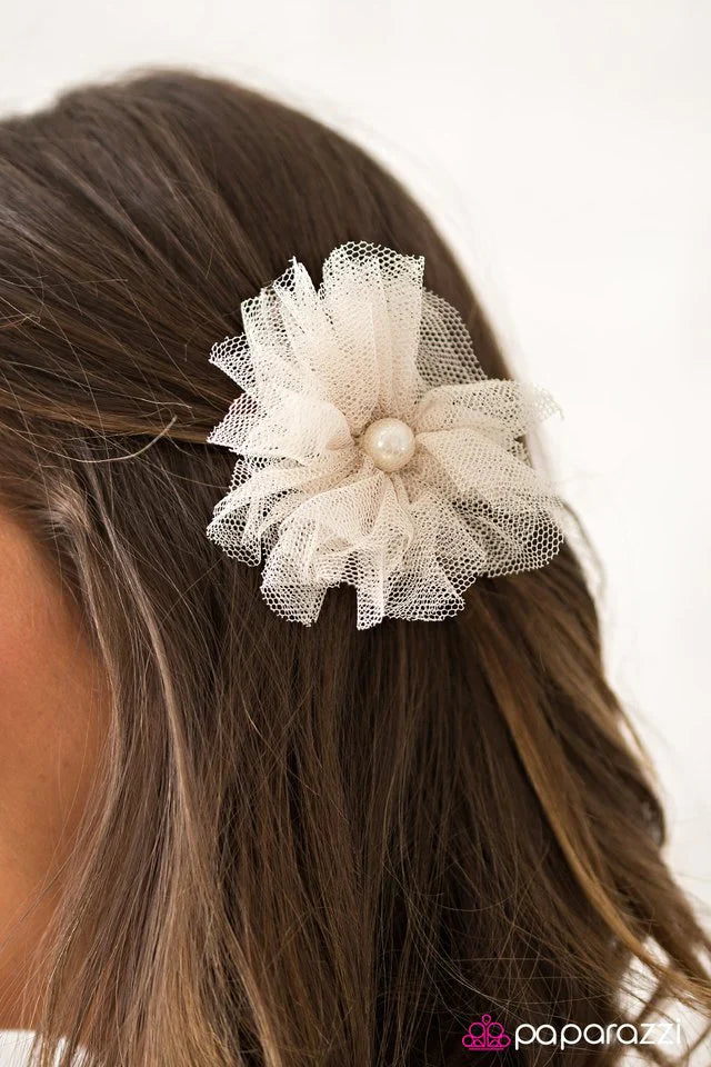 Paparazzi Hair Accessories ~ As If! - White