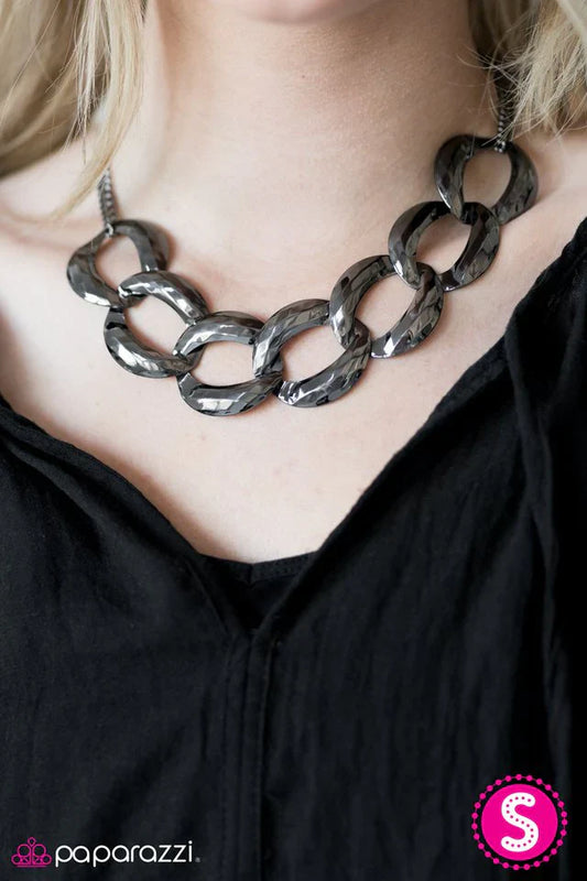 Paparazzi Necklace ~ Living Legend - Black