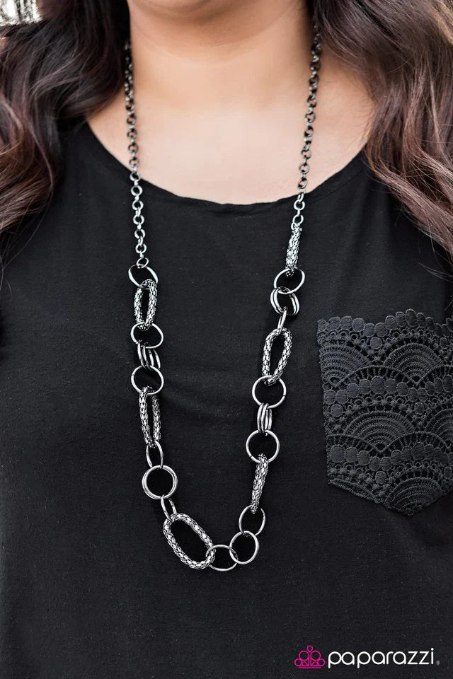 Paparazzi Necklace ~ Isnt It Obvious? - Black