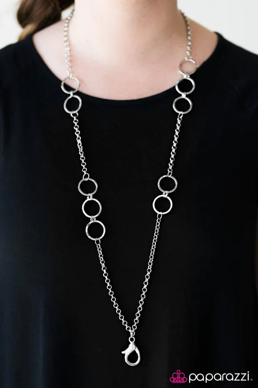 Paparazzi Necklace ~ Has A Ring To It - Silver