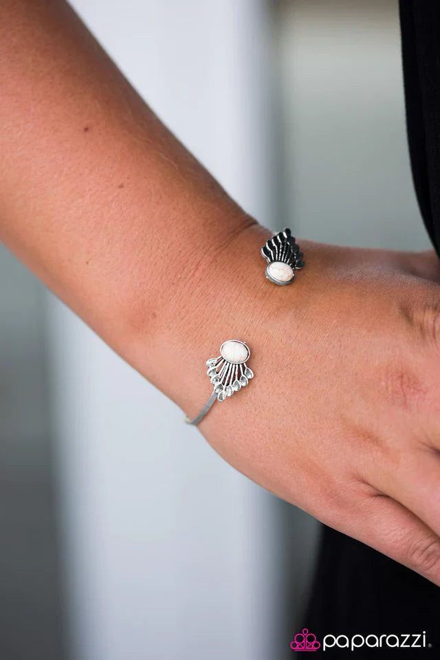 Paparazzi Bracelet ~ Distant Deserts - White