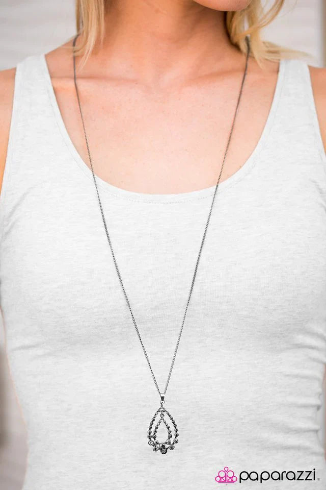 Paparazzi Necklace ~ A Sparkle Affair - Black