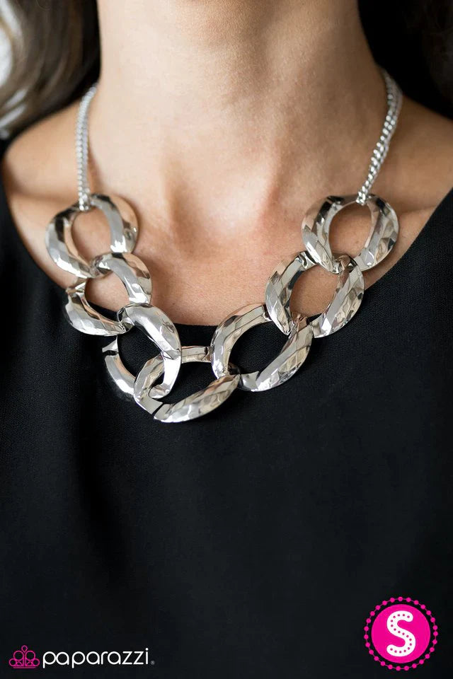 Paparazzi Necklace ~ Living Legend - Silver