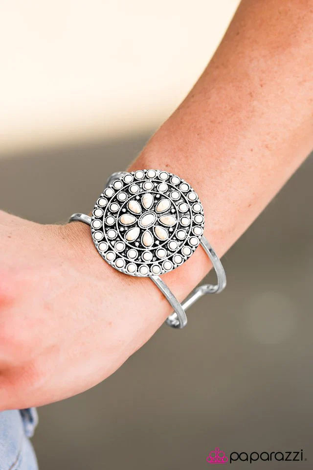 Paparazzi Bracelet ~ Blooming Deserts - White