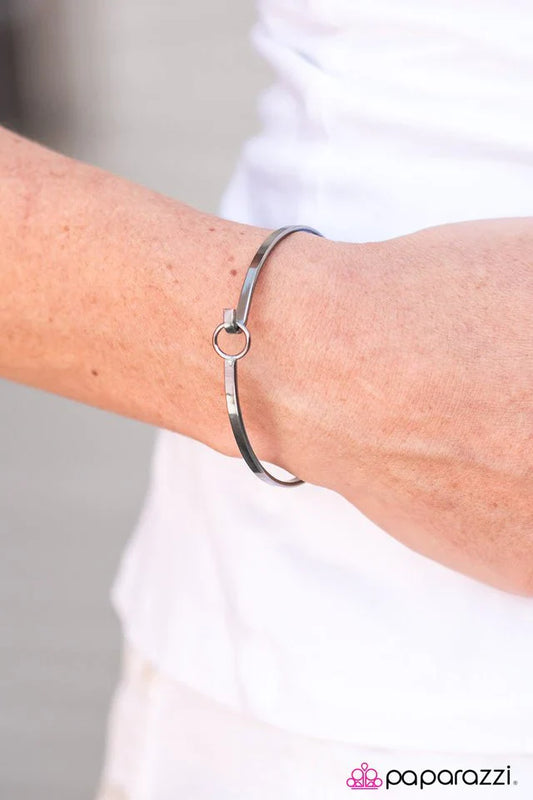 Paparazzi Bracelet ~ Minimal Style - Black