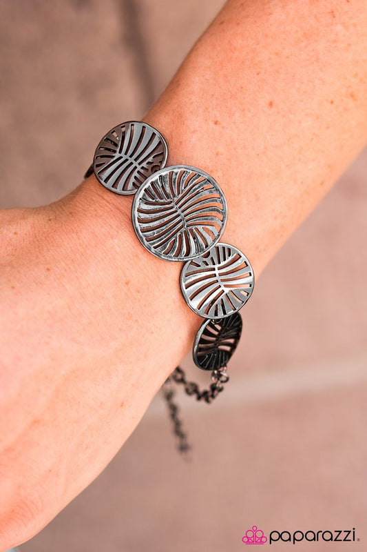 Paparazzi Bracelet ~ Keep Ballin - Black