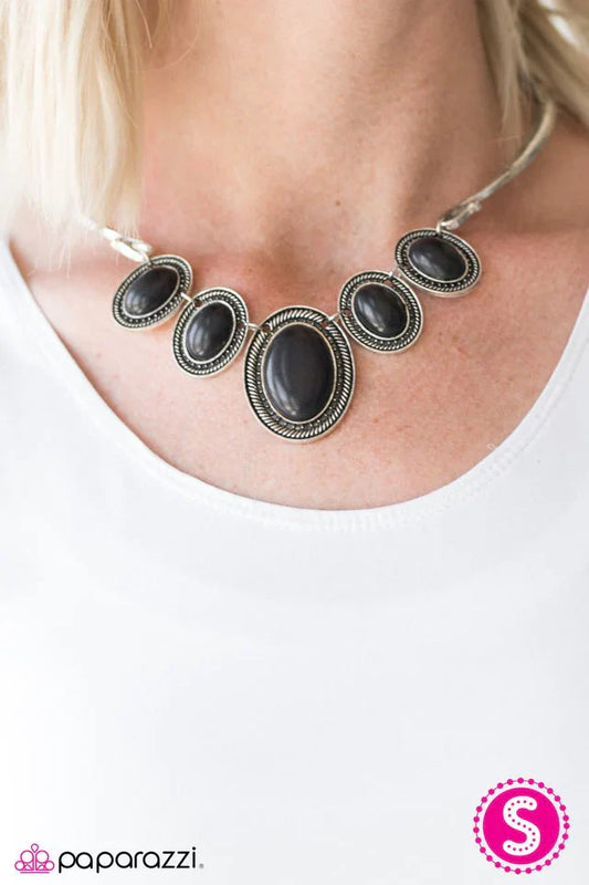 Paparazzi Necklace ~ River Ride - Black