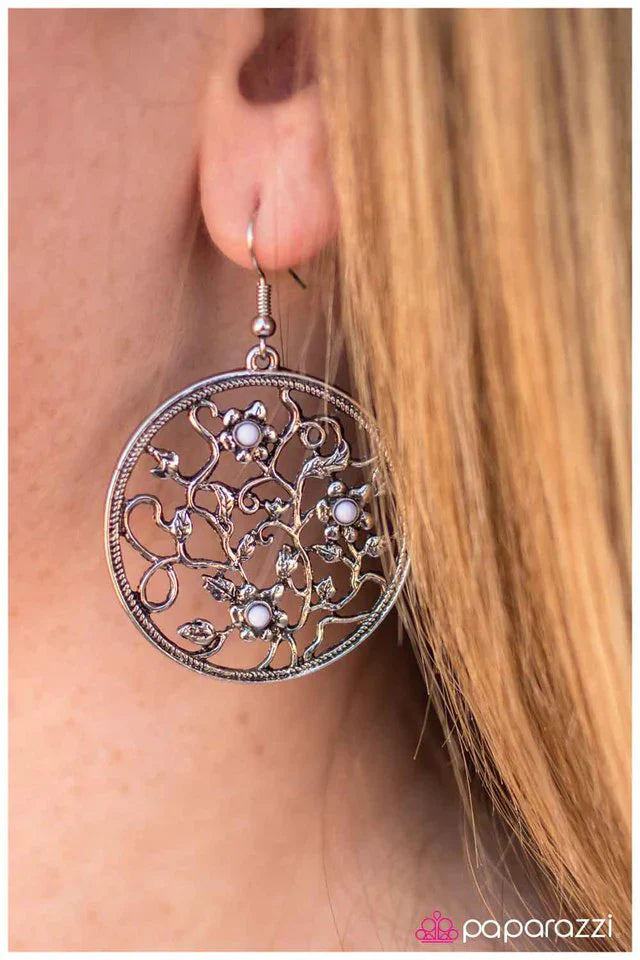 Paparazzi Earring ~ An Enchanted Forest - White