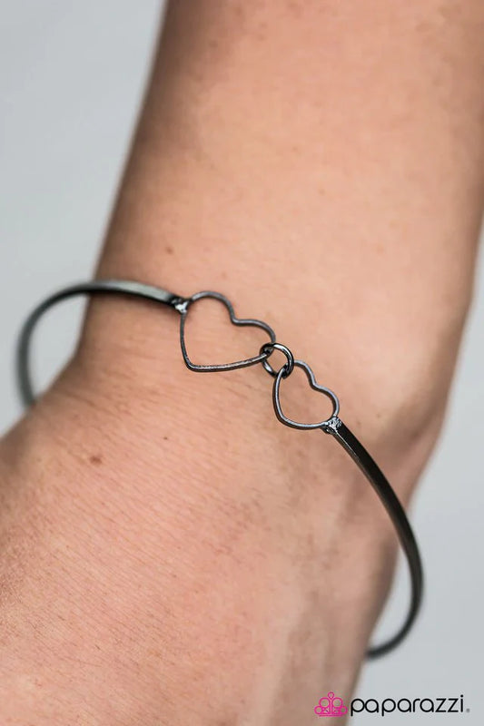 Paparazzi Bracelet ~ Beating As One - Black