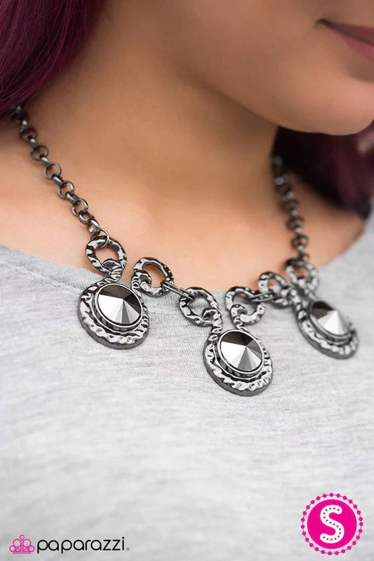 Paparazzi Necklace ~ Hypnotized - Black