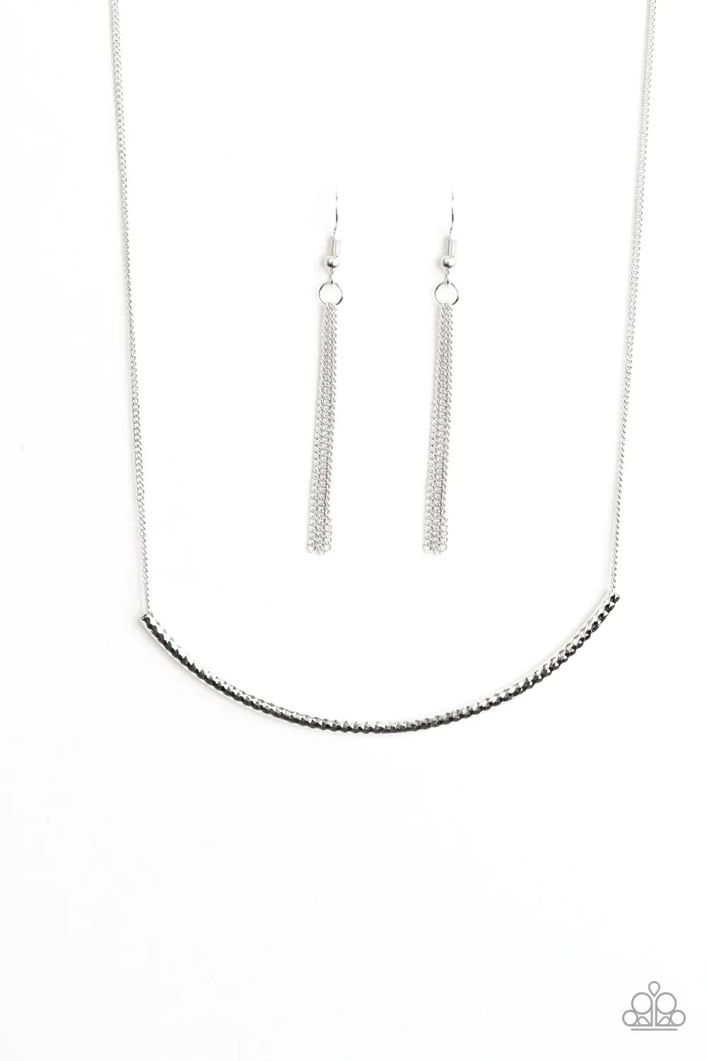 Paparazzi Necklace ~ Slaying The Shimmer - Silver