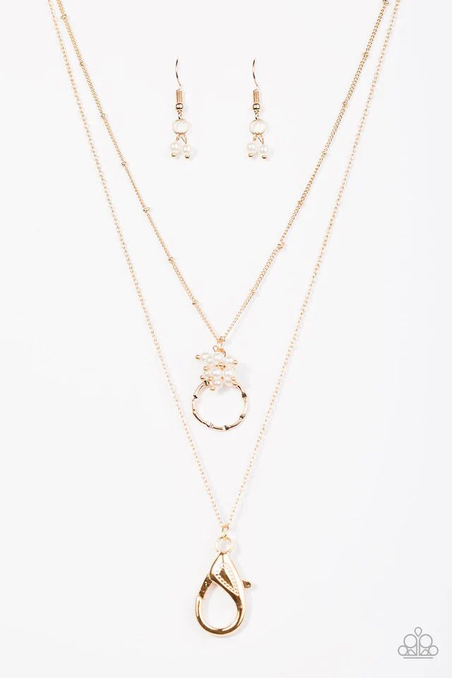 Paparazzi Necklace ~ Chic On Fleek - Gold