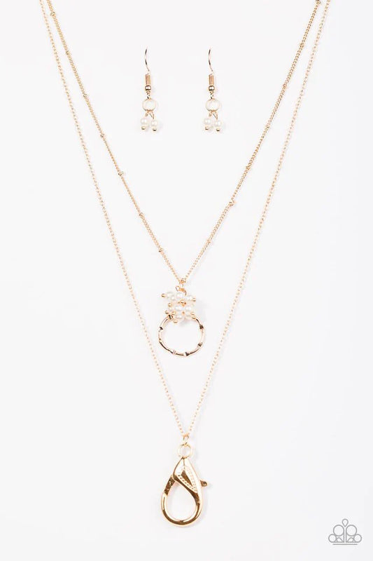 Paparazzi Necklace ~ Chic On Fleek - Gold