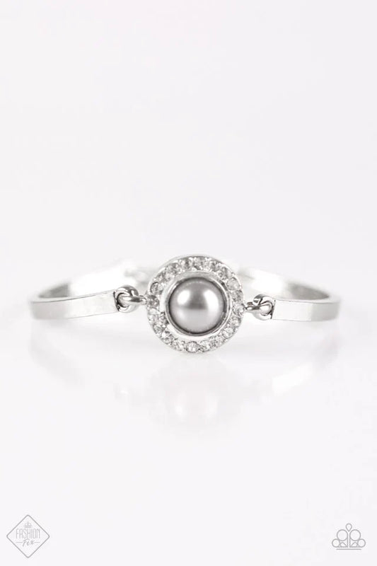 Paparazzi Bracelet ~ Glamour Icon - Silver