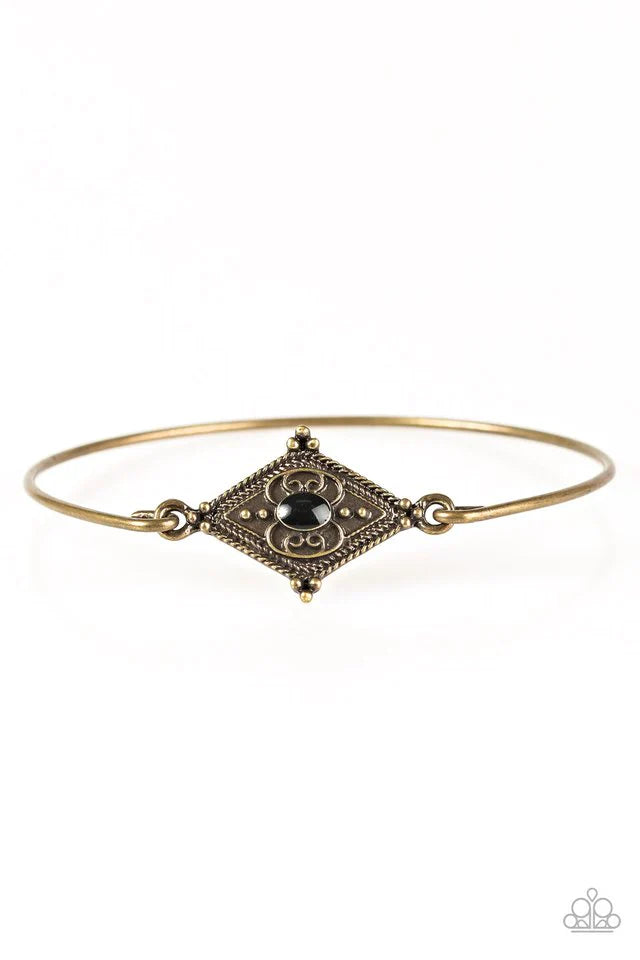 Paparazzi Bracelet ~ Worldly Wonder - Brass