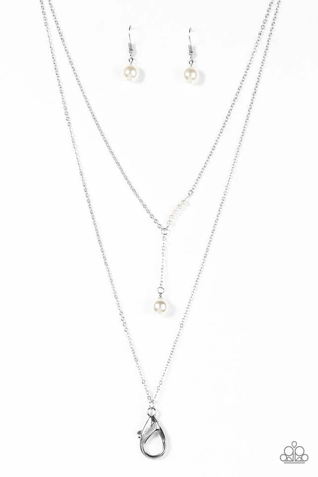 Paparazzi Necklace ~ Modernly Metro - White