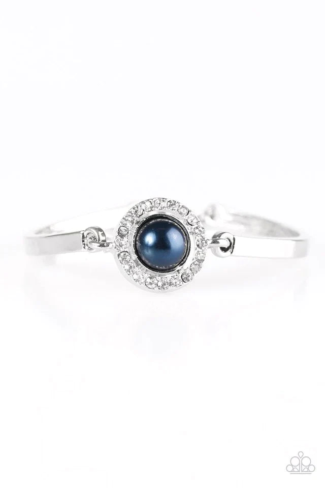Paparazzi Bracelet ~ Glamour Icon - Blue