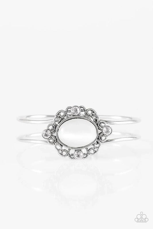 Paparazzi Bracelet ~ Very Victorian - White