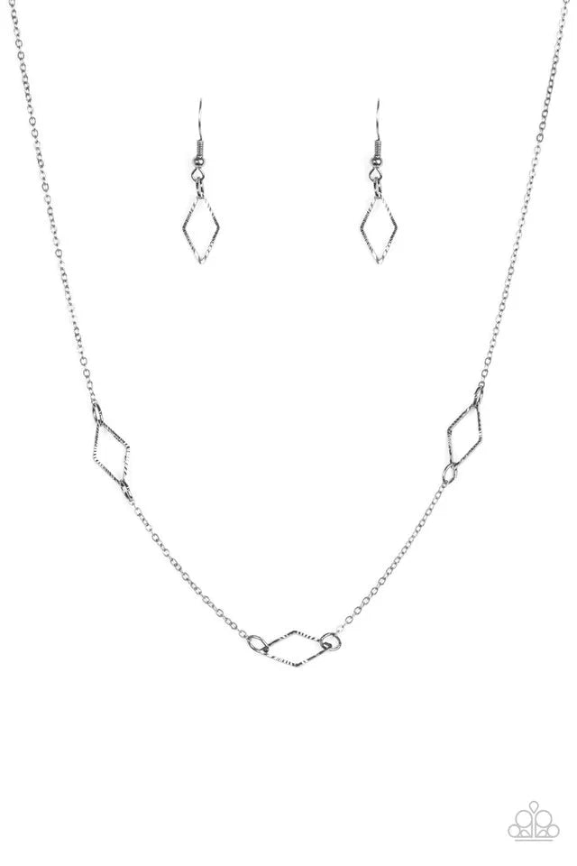 Paparazzi Necklace ~ Dangerously Dainty - Black