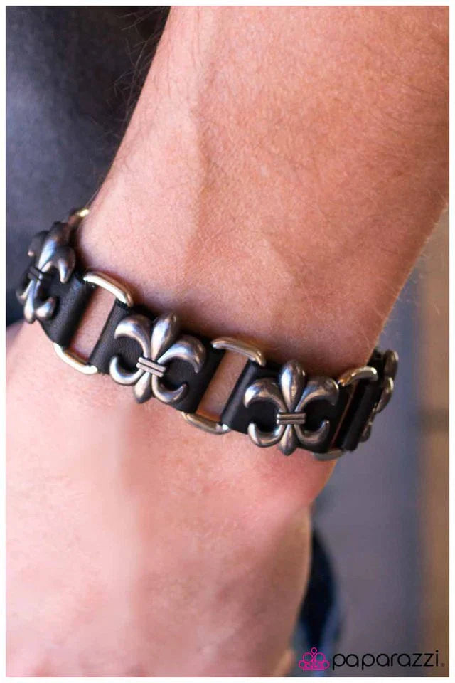 Paparazzi Bracelet ~ History Repeating - Black