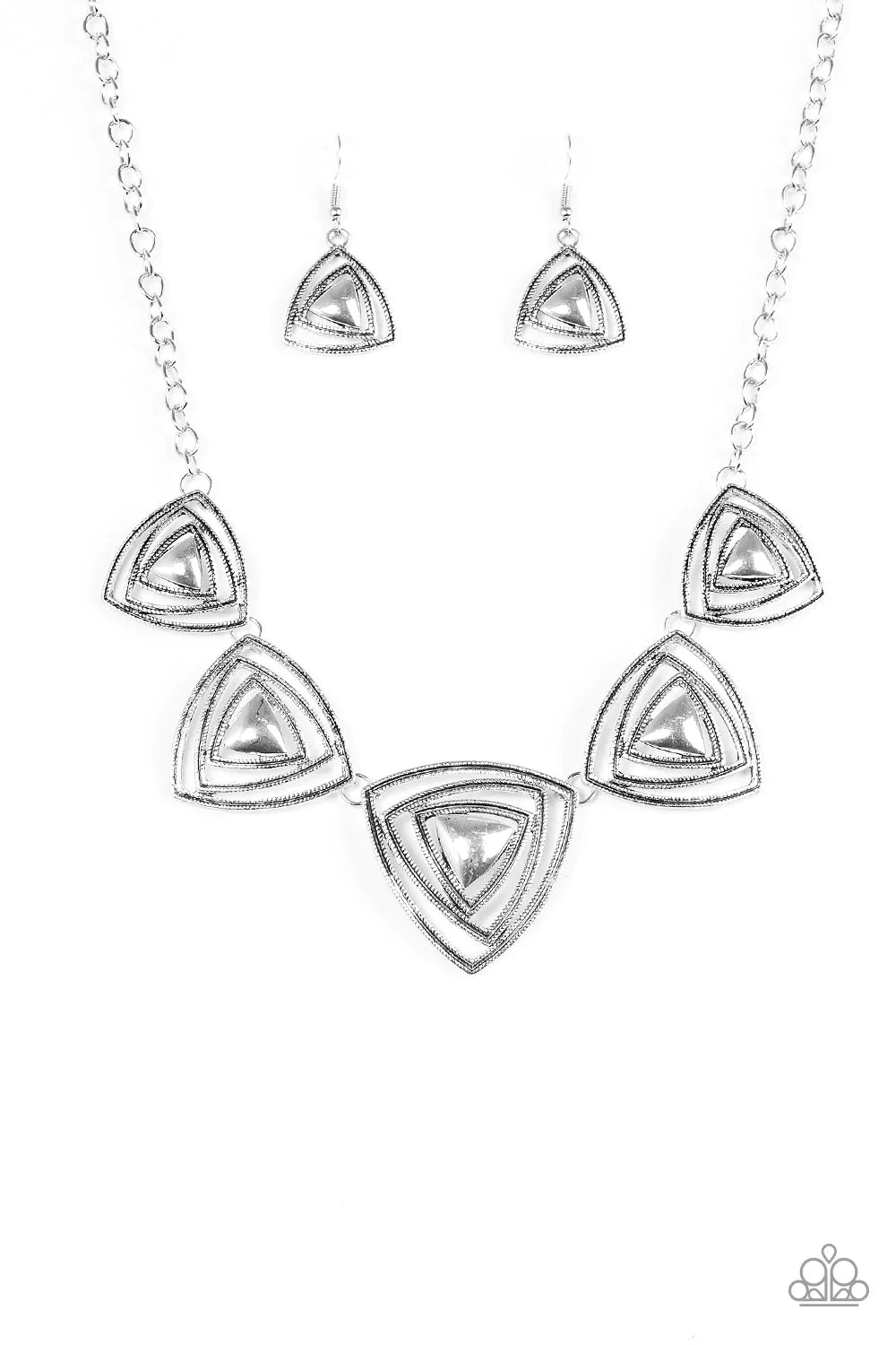 Paparazzi Necklace ~ The Lion QUEEN - Silver