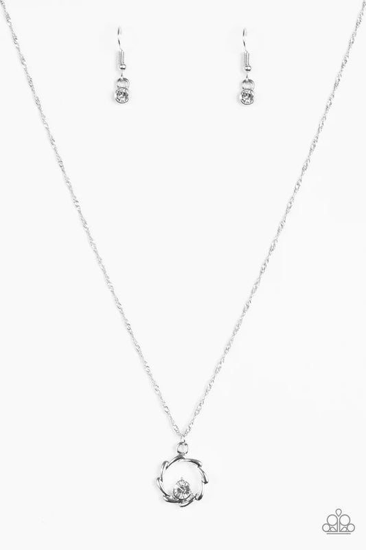 Paparazzi Necklace ~ Paint The Town In Glitter - White