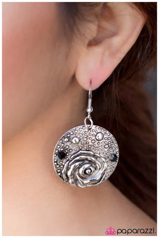 Paparazzi Earring ~ Starry Night - Black