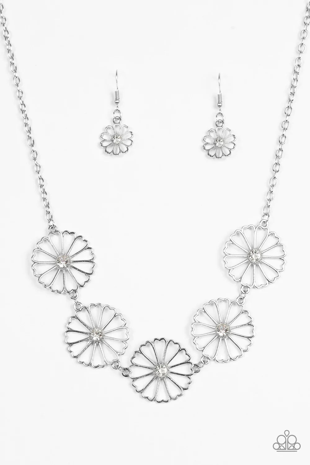 Paparazzi Necklace ~ Daffodil Gardens - White