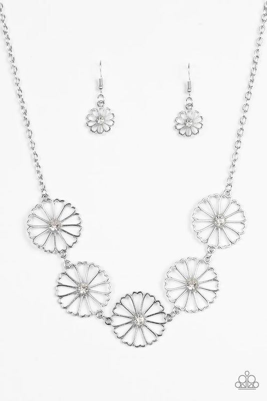Paparazzi Necklace ~ Daffodil Gardens - White