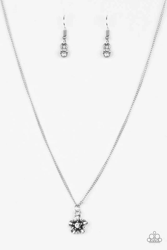 Paparazzi Necklace ~ Boho Botanical - White