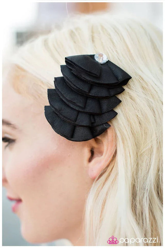 Paparazzi Hair Accessories ~ Know When To Fold Them - Black