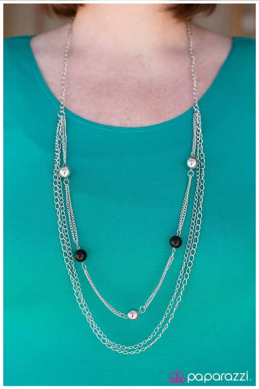 Paparazzi Necklace ~ Leading Lady - Black