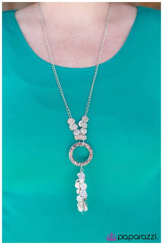 Paparazzi Necklace ~ Chime In - Silver