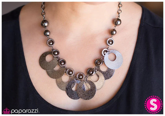 Paparazzi Necklace ~ Strike While Haute - Black