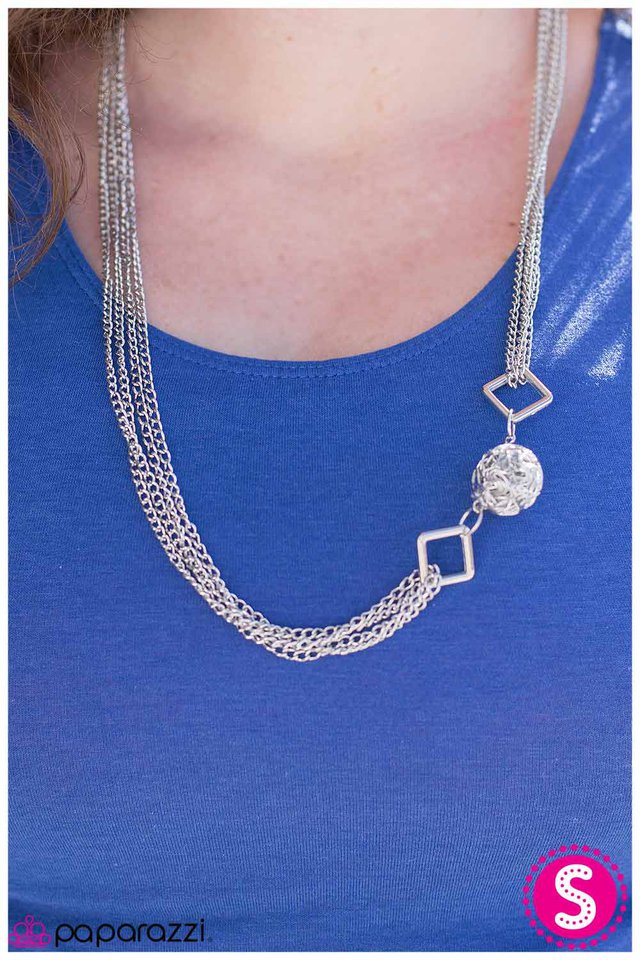 Paparazzi Necklace ~ Thinking Outside the Box - Silver