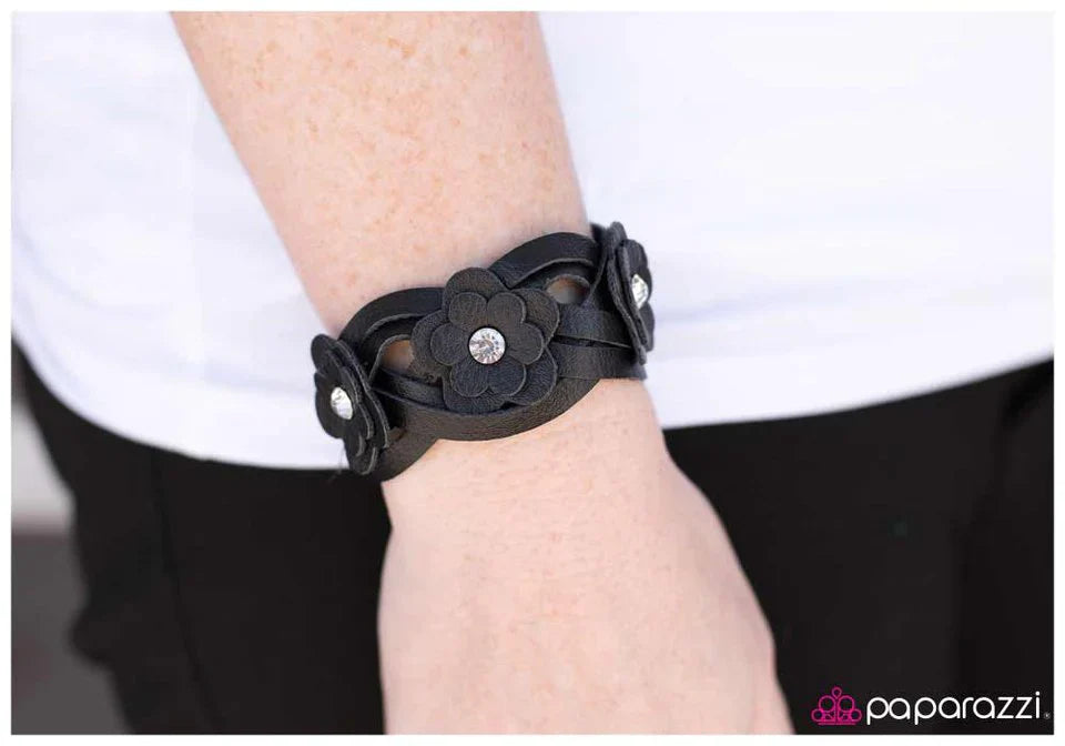 Paparazzi Bracelet ~ Weaving Down the Garden Path - Black