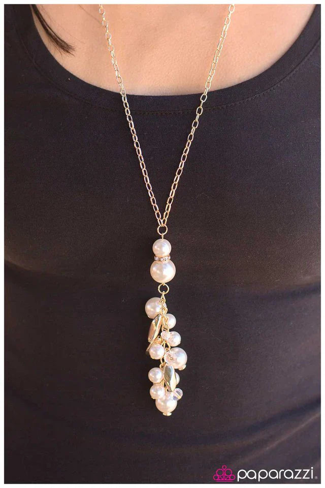 Paparazzi Necklace ~ Bustling Brilliance - White