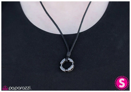 Paparazzi Necklace ~ Every Move You Make - Black