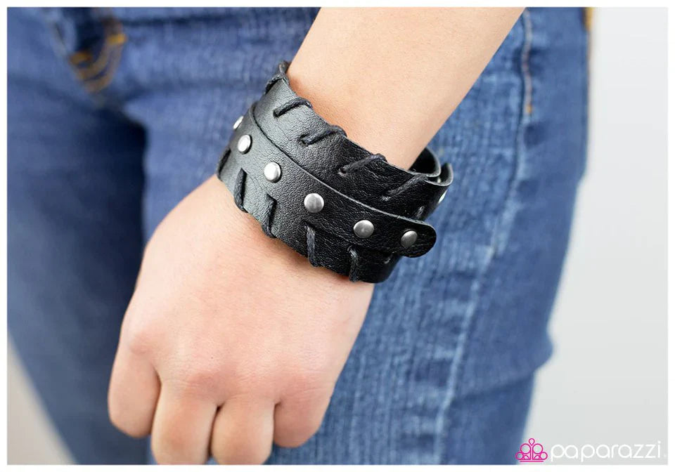Paparazzi Bracelet ~ Sideswiped - Black