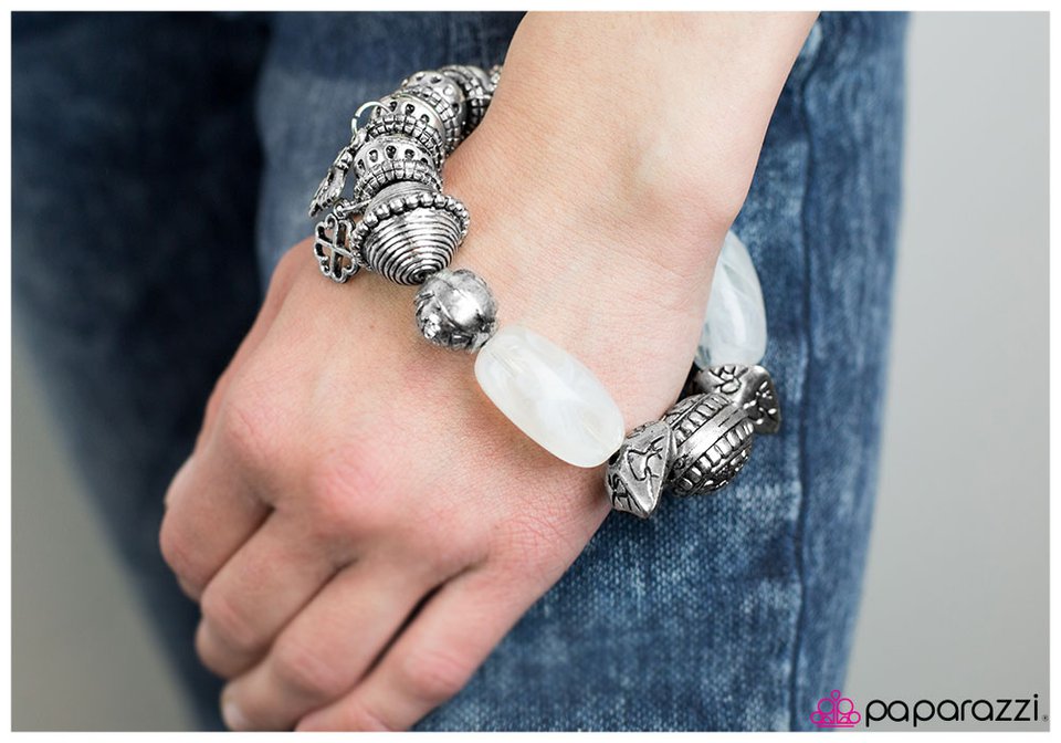 Paparazzi Bracelet ~ Give It a Swirl - White