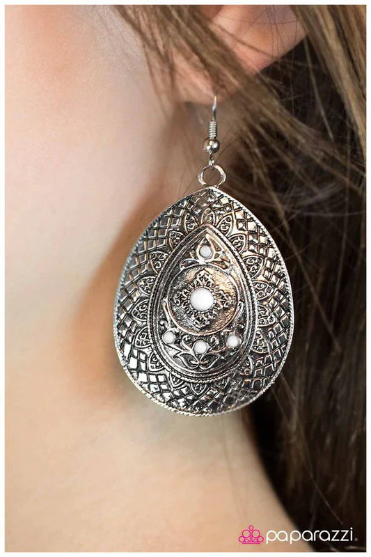Paparazzi Earring ~ A Drop In the Bucket - White