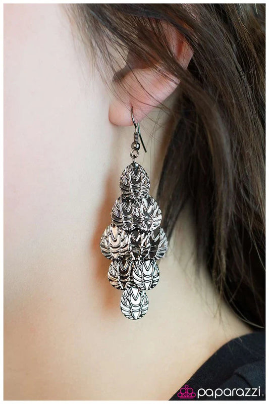 Paparazzi Earring ~ Put On the Ritz - Black