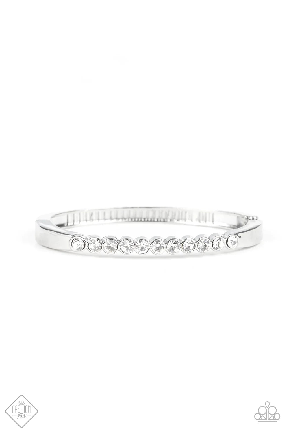 Paparazzi Bracelet ~ Totally Trillionaire - White