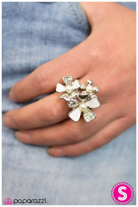 Paparazzi Ring ~ Poetic Petals - White
