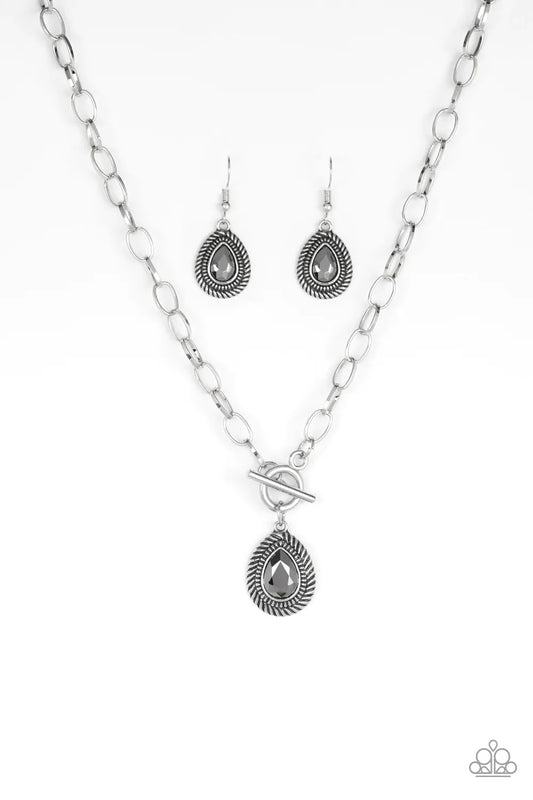 Paparazzi Necklace ~ Sheen Queen - Silver
